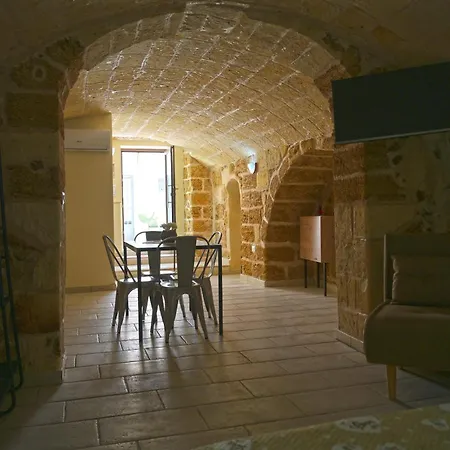 Dimora Raffaele 住宿加早餐酒店